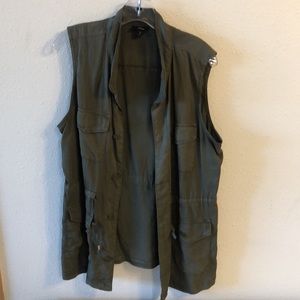 CLOSET CLEAN OUT Mossimo Olive Green Vest L